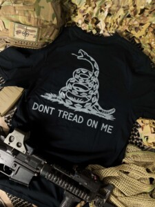 playera tactishop dont tread on me espalda