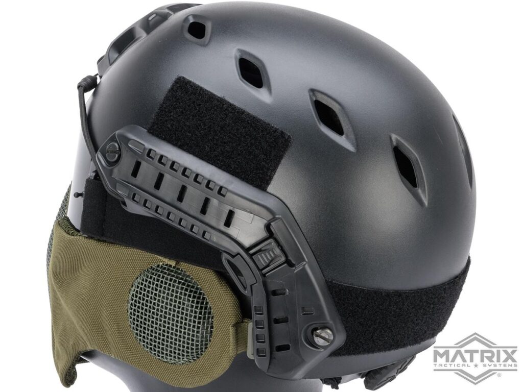 Máscara de Malla con Protección de Orejas Matrix "Carbon Striker" (Color: Verde Olivo) - Imagen 2