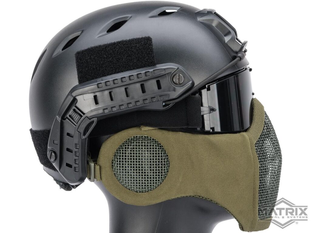 Máscara de Malla con Protección de Orejas Matrix "Carbon Striker" (Color: Verde Olivo) - Imagen 3