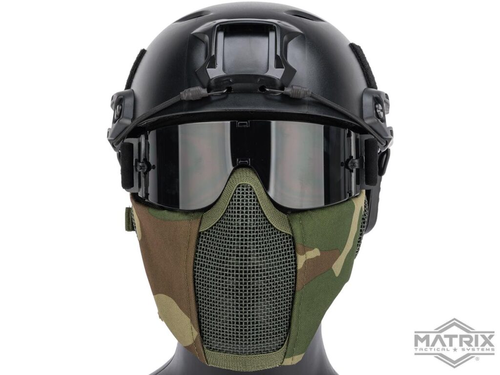 Máscara de Malla con Protección de Orejas Matrix “Carbon Striker” (Color: Woodland) - Imagen 4
