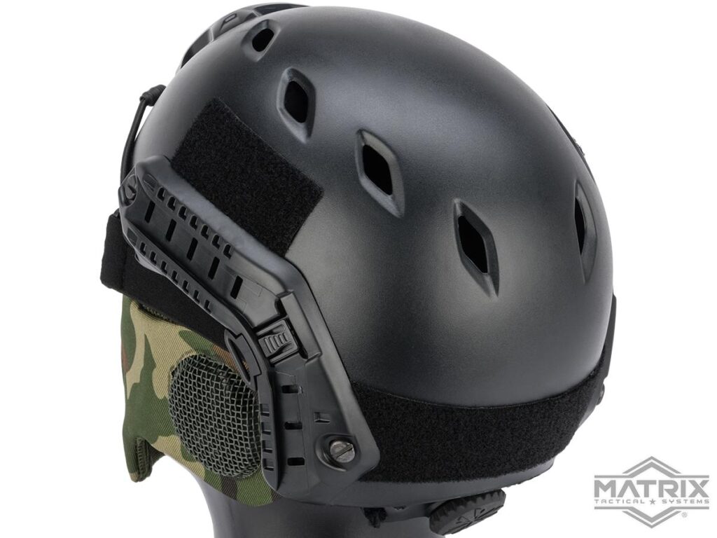 Máscara de Malla con Protección de Orejas Matrix “Carbon Striker” (Color: Woodland) - Imagen 2