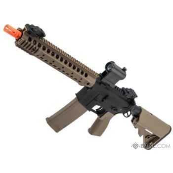 M4 URX serie EDGE de Specna Arms con Licencia Rock River Arms para Airsoft - Negro y Tan