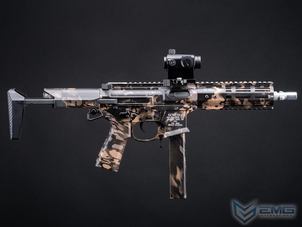 Réplica de Entrenamiento Space Invader Gen4 EMG Noveske para Airsoft (Color: Kryptek Obskura Nox / 8.5”) - Imagen 4