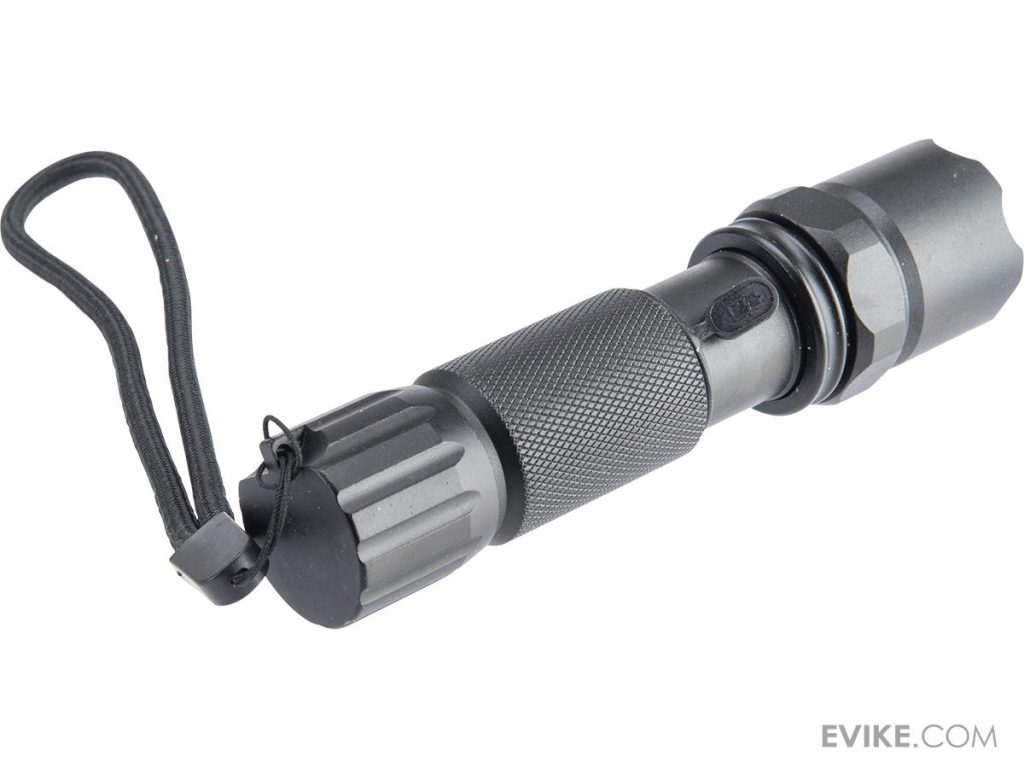 Linterna Verde Compacta Recargable Swiss Arms de 100 Lúmenes con Montura Picatinny - Imagen 2