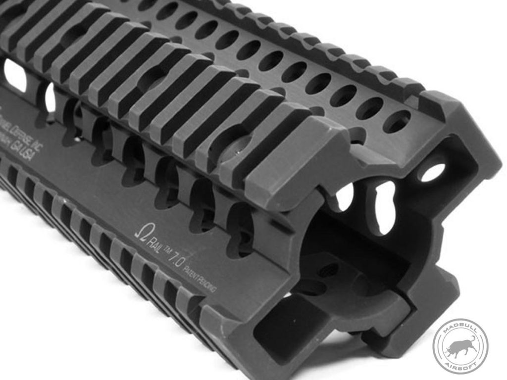 Sistema de Riel Omega Madbull con Licencia Daniel Defense para AEG de Airsoft (Dark Earth / 7") - Imagen 6