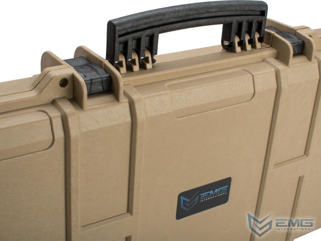 Estuche Duro de 109 cm para Airsoft y Armas, con Llantas y Espuma Anti Impactos EMG Transporter (Color: Tan) - Imagen 3
