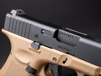 Glock 17 Gen5 Elite Force con Retroceso para Airsoft (Tipo: Green Gas, Color: Bitono Exclusivo Evike) - Imagen 6