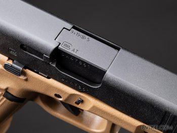 Glock 17 Gen5 Elite Force con Retroceso para Airsoft (Tipo: Green Gas, Color: Bitono Exclusivo Evike) - Imagen 7