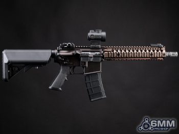 MK18 Daniel Defense GBB de Golden Eagle para Airsoft / Gas con Retroceso (Color: Flat Dark Earth) - Imagen 4