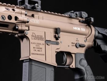 Réplica AEG EMG Helios x Daniel Defense MK18 RIII con Gearbox Platinum CYMA para Airsoft (Color: Flat Dark Earth / 400 FPS) - Imagen 5